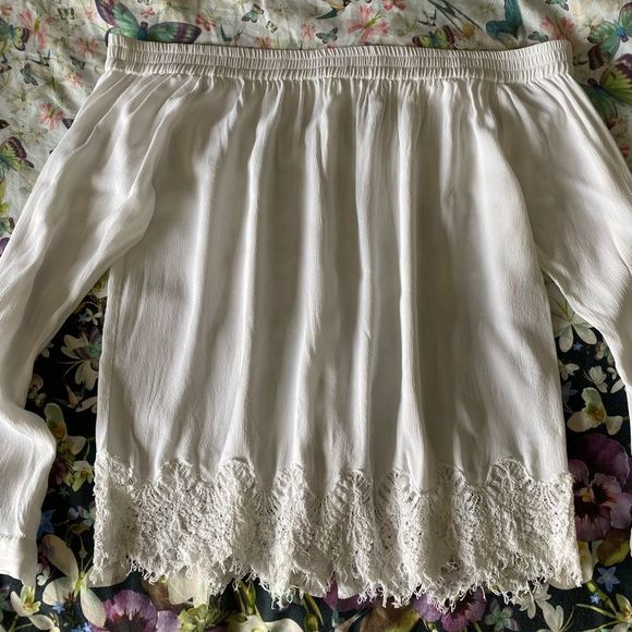 Second Female Off Shoulder Blouse Sz M - Picture 1 of 13